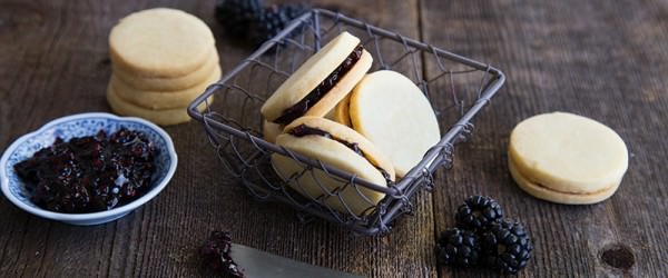 Blackberry & Ginger Jam Sandwich Cookies